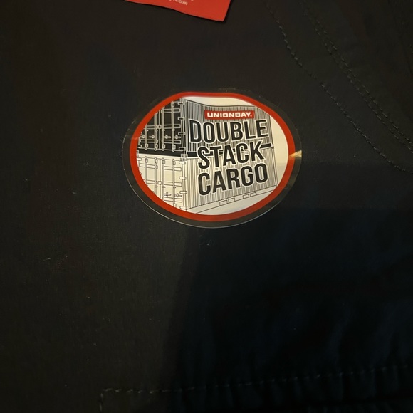 Messenger Cargo Short hits below the knee. UNIONBAY  size 32. Black - Picture 4 of 11